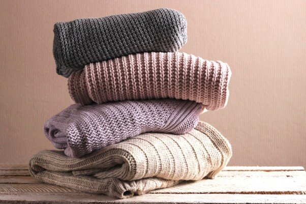 Pletené svetry v roce 2024 Žhavé trendy pro chladné dny _1
